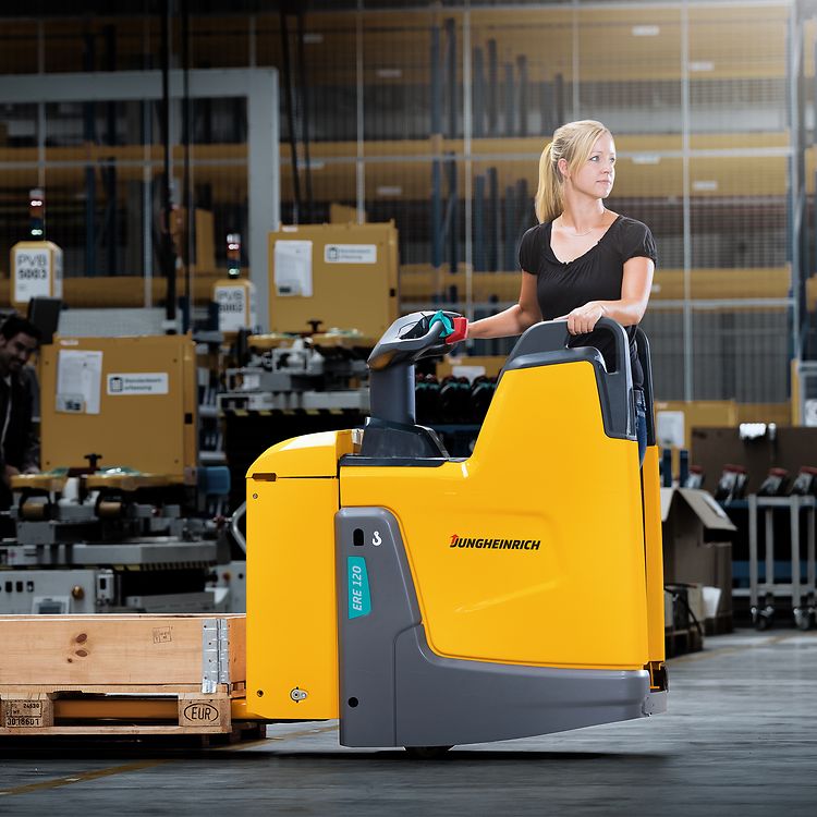 transpaletas motorizadas para transportar mercancía de Pokémon