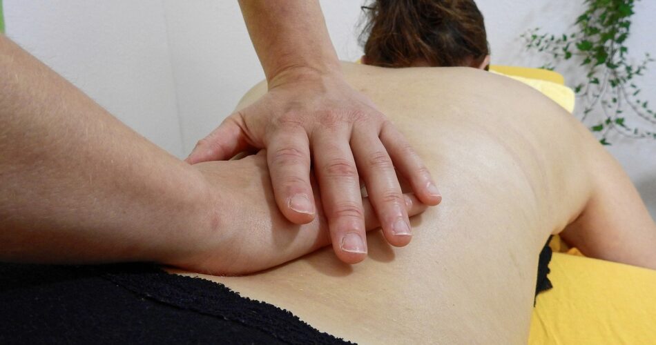 Masajes relajantes que puede darte un fisio